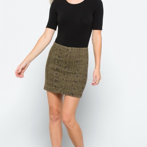 Free People EUC Mini Skirt Size 6 - Picture 10 of 16